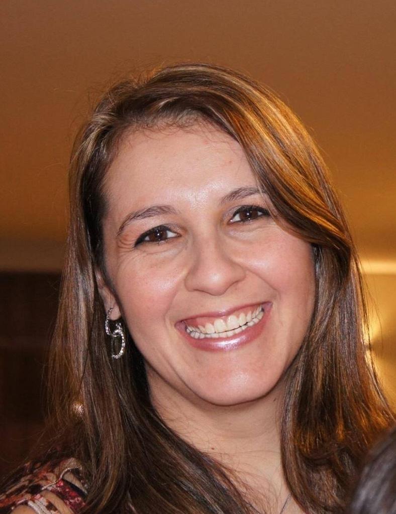 Elisângela Gusi - Terapeuta e Especialista em Aromaterapia